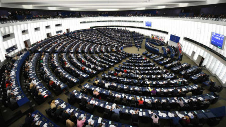 Европейският парламент одобри с огромно мнозинство незабавно да бъдат отпуснати