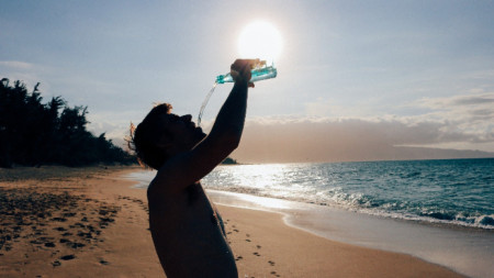 При горещо време се препоръчва да се пие повече вода