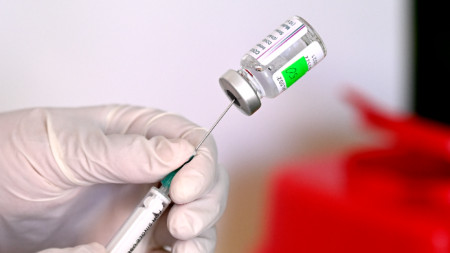 Засилен интерес за ваксиниране срещу коронавирус отчетоха днес от столичната