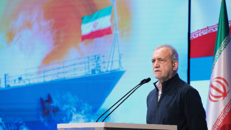 Масуд Пезешкиан говори пред ирански военни, архив, 17 май 2025 г.