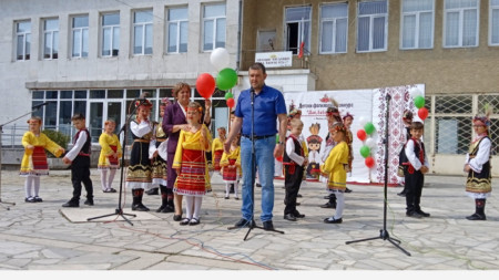 За 13 и път в село Мещица се проведе Националният детски