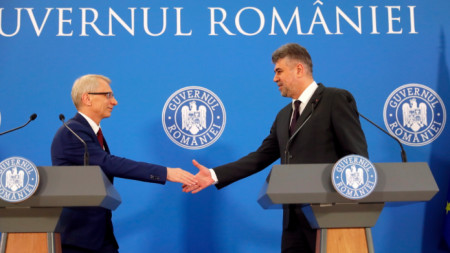 Българският премиер акад. Николай Денков и румънският му колега Йон-Марчел Чолаку на среща в Букурещ, 14 юли 2023 г. Напълно реалистично е България и Румъния да бъдат приети в Шенген до края на тази година, смятат двамата министър-председатели