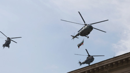 Тренировъчен полет на хеликоптерите от ВВС над София, 05.05.2025 г.