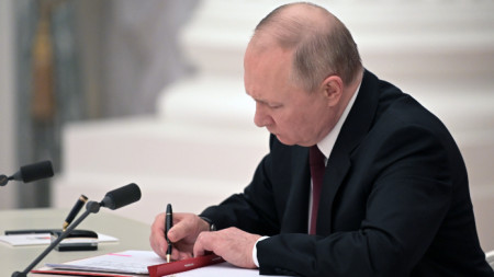Президентът Владимир Путин подписа в петък закон който предвижда наказания