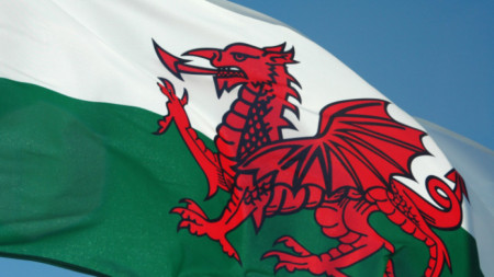 Флагът на Уелс