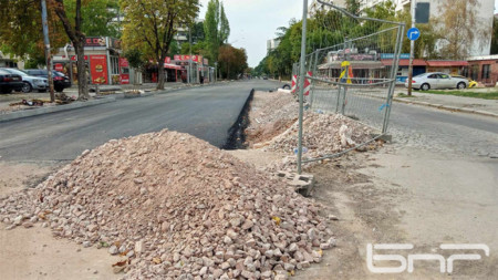 В момента се изпълняват дейностите по най-дългия, втори етап от ремонта