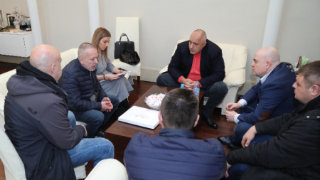 Премиерът Борисов се срещна с привърженици на Ботев (Пловдив) 