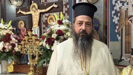 Свещеноиконом Николай Величков