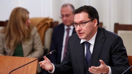 Министърът на вътрешните работи Даниел Митов говори пред депутатите от Комисията по вътрешна сигурност и обществен ред в НС - 13 ноември 2025 г.