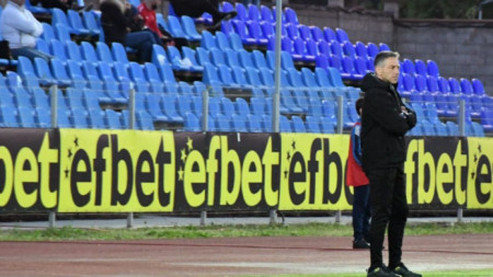След проведена среща между ръководството на клуба и Петър Колев