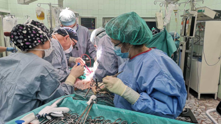 Втори месец хирургичното отделение на областната болница в Ямбол остава