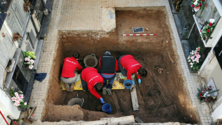 Ексхумация на масов гроб на жертви в испанската гражданска война