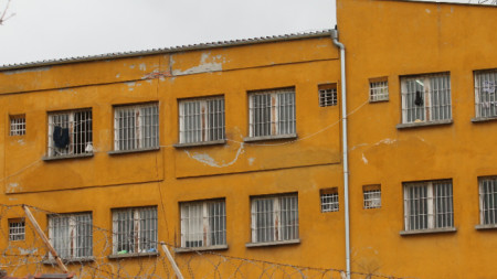 Така изглеждаше сградата на затвора преди ремонта.