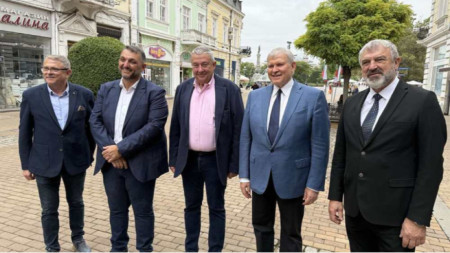 MdEP Ilija Lasarow (Mitte) während seines Besuchs in Russe
