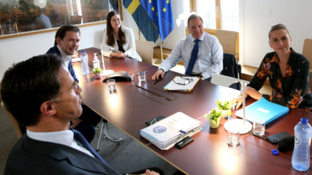 Премиерите на Нидерландия, Австрия, Финландия, Швеция и Дания по време на среща в Брюксел, юли 2020 г.
