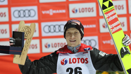 Австриецът Ян Хьорл постигна първа победа в кариерата си в състезание от Световната купа по ски скок