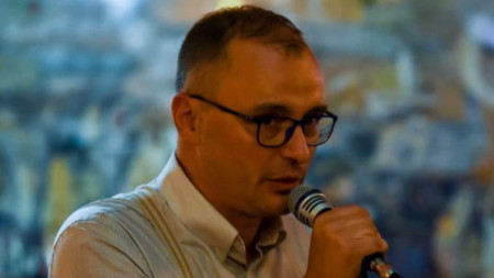 Владимир Мартиновски представи своята първа стихосбирка на български език в