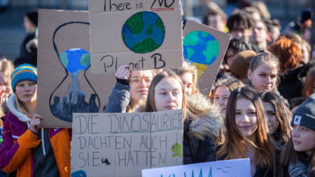 Протест на ученици в Берлин срещу бездействието на политиците по климатичните промени.