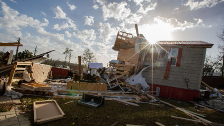 Опустошен от торнадо район във Флорида, 9 януари 2024 г.