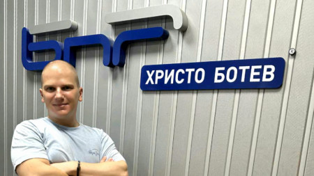 Иван Кръстев
