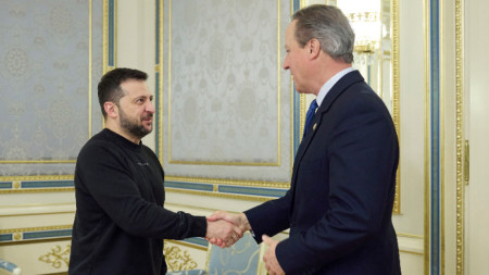 Украинският президент Володимир Зеленски по време на срещата с британския външен министър Дейвид Камерън в Киев - 16 ноември 2023 г. 