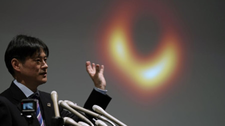 Представянето на снимката на черната дупка на 10 април 2019 г. в Токио.