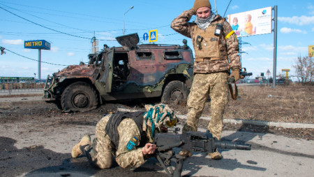 Позиция на украински бойци в Харков, 27 февруари 2022 г.