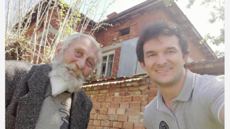 Дядо Въло и д-р Анани Тошев