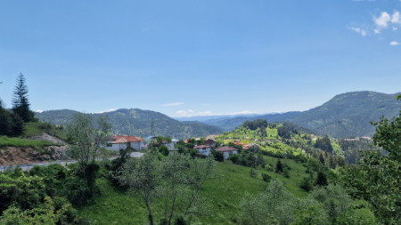 Село Момчиловци 