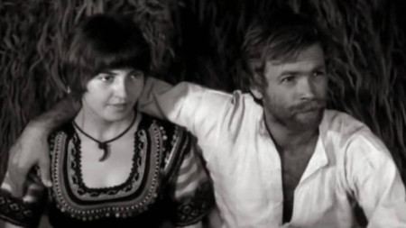 Katja Paskaleva dhe Milen Penev në një kuadër nga filmi 'Briri i Dhisë'