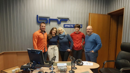 Стефан Плачков, Калина Станева, Алина и Саша Плачкови и Любомир Тодоров (отляво надясно)