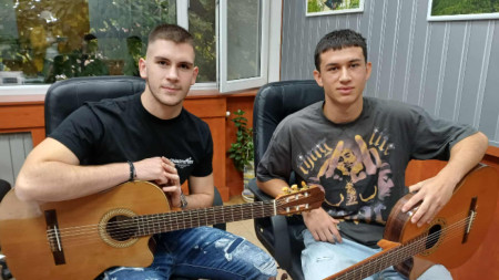 Джеймс Топалов и Георги Иванов 