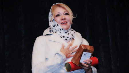 Емануела Шкодрева с наградата за най-добра актриса от фестивала в град Зайчар