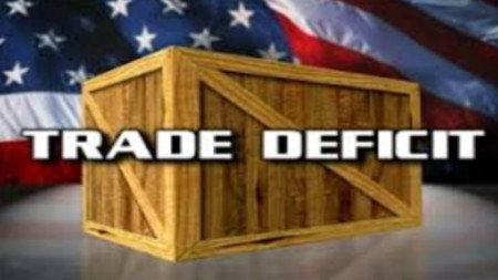 Международният търговски дефицит на САЩ се сви през април с