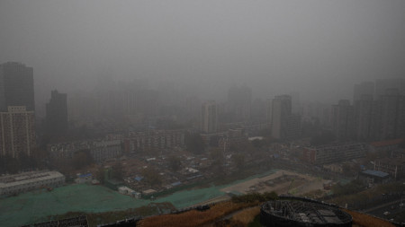 Видимостта в части от Пекин бе под 200 м днес