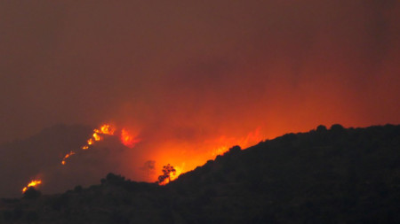 Изглед към горския пожар в Кипър