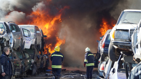 80 автомобила изгоряха в автоморга в Хасково