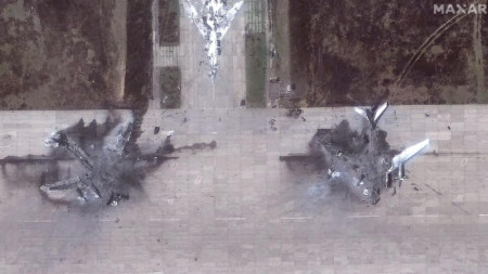 Сателитна снимка показва унищожени самолети в руската авиобаза 