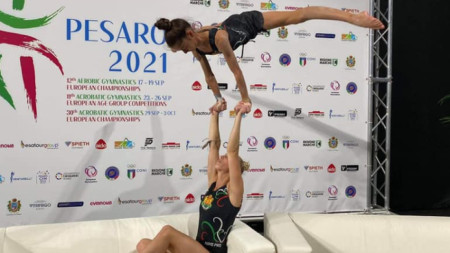Полин Петрова и Еванджелин Ясмин Михайлова се класираха за финала