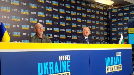 Министрите на отбраната на Украйна Олексия Резников (вляво) и на България Тодор Тагарев - Киев, 22 август 2023