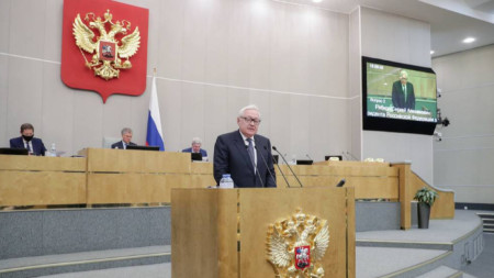 Руският зам.-министър на външните работи Сергей Рябков говори пред депутатите в Държавната дума. 
