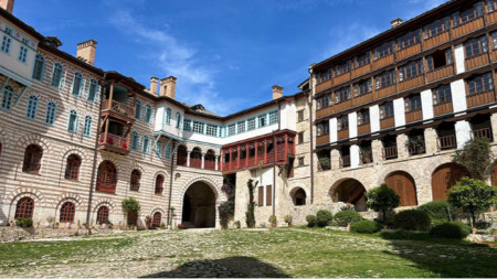 Българският манастир „Свети Георги Зограф“