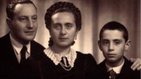 Панчо Владигеров със съпругата си и синът им Александър