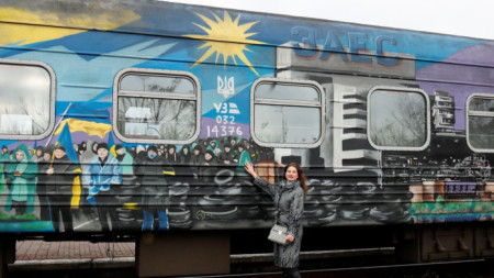 В Херсон пристигна първият влак от Киев след руското изтегляне, 19 ноември 2022 г.