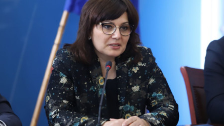 Здравният министър Асена Сербезова на брифинг в София, 30 март 2022 г.
