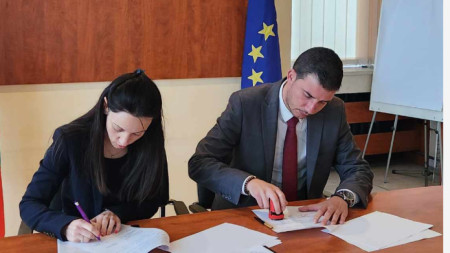 Кметът Станислав Стоенчев подписа споразумението с МРРБ