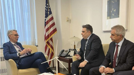 Министърът на финансите Асен Василев и министърът на енергетиката Румен Радев на среща във Вашингтон