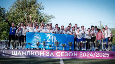 Футболистките на НСА загубиха от арменки.