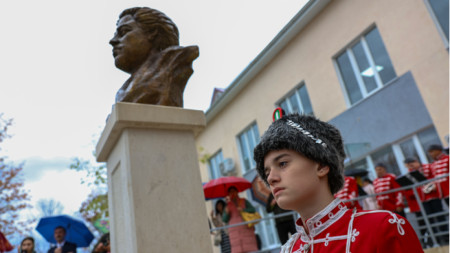 Бюст-паметник на Васил Левски в Тараклия, Молдова 