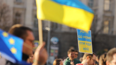Стотици русенци се включиха в мирното шествие в подкрепа на